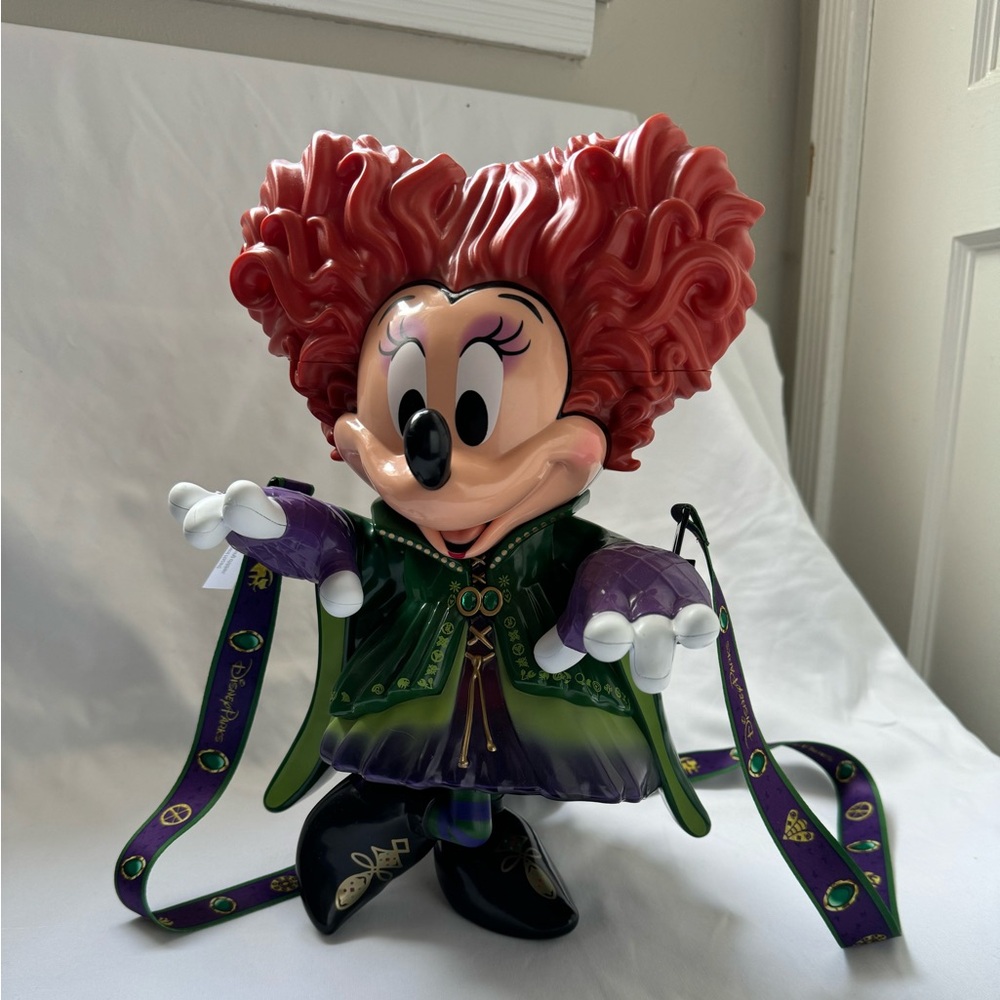 Disney Minnie Mouse Hocus Pocus Sipper cup!